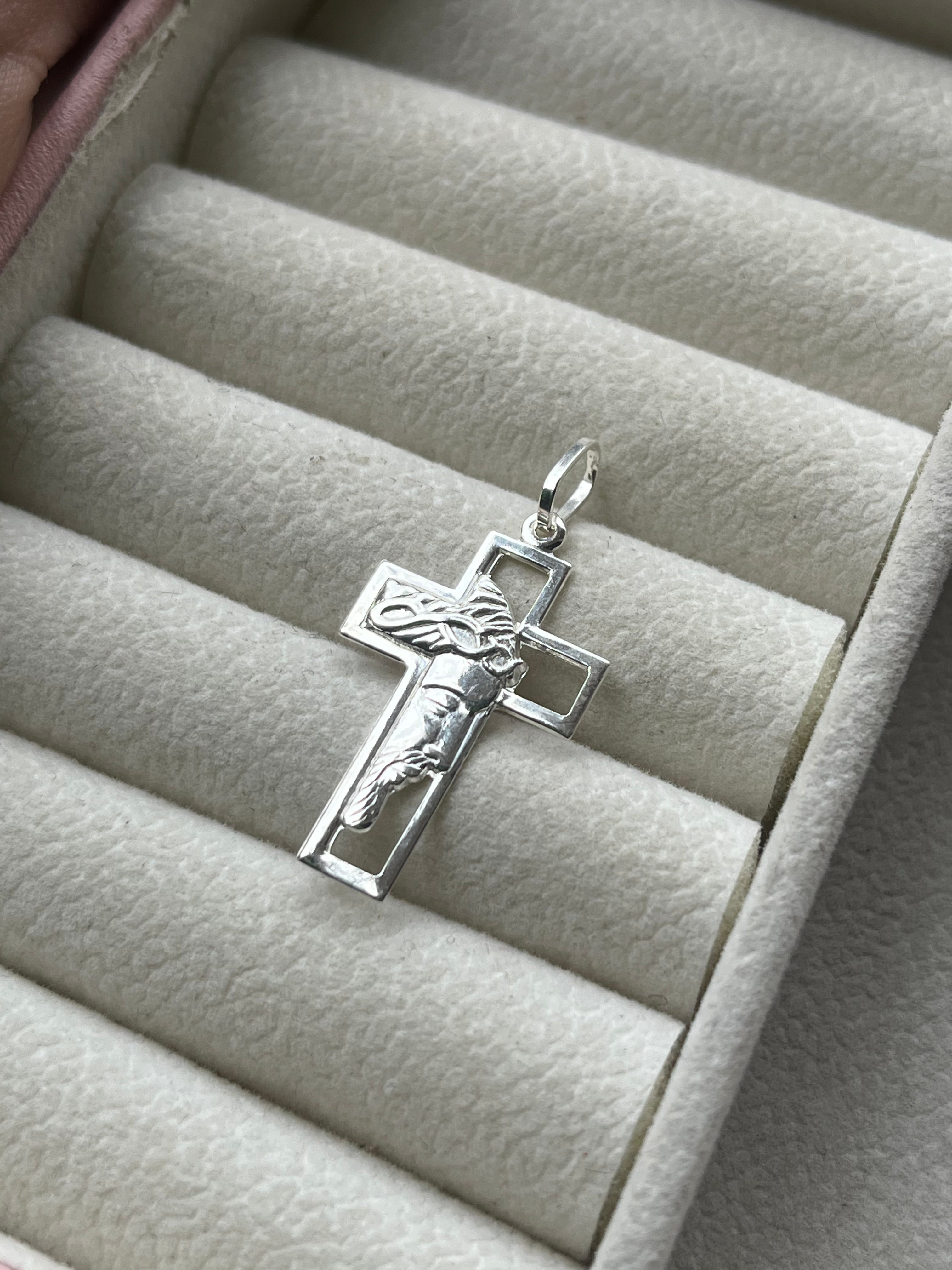 Pingente Crucifixo Face de Cristo Médio