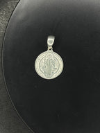 Pingente São Bento Dupla Face em Prata 925 – Tamanho Médio