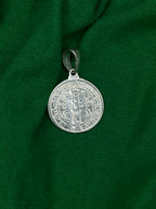 Pingente São Bento Dupla Face em Prata 925 – Tamanho Médio